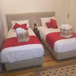 Oporto Glamour House 3*