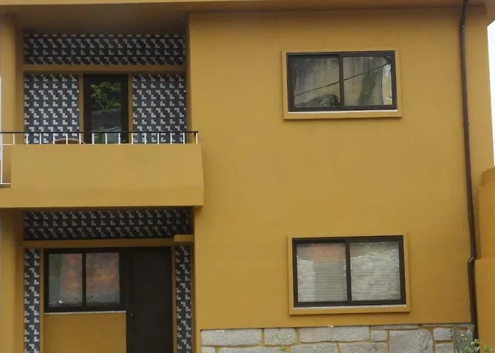 Oporto Glamour House 3*